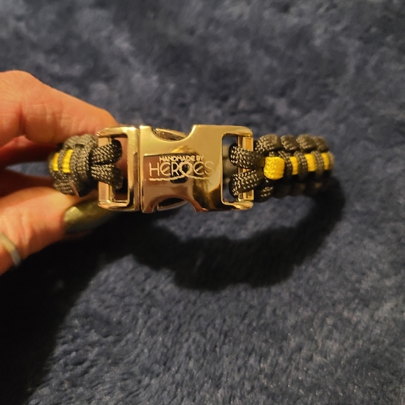 Set of 3 PITTSBURGH STEELER bracelettes. - Picture 4 of 9